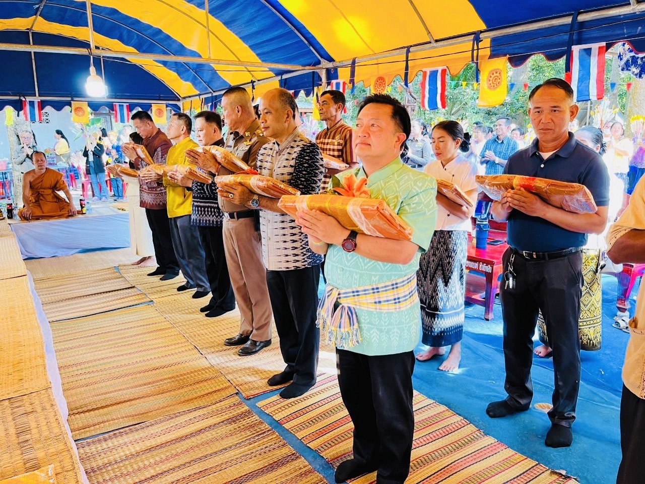 สำนักงานเกษตรอำเภอสระใครเข้าร่วมงานกฐินสามัคคีอำเภอสระใคร ประจำปี 2566